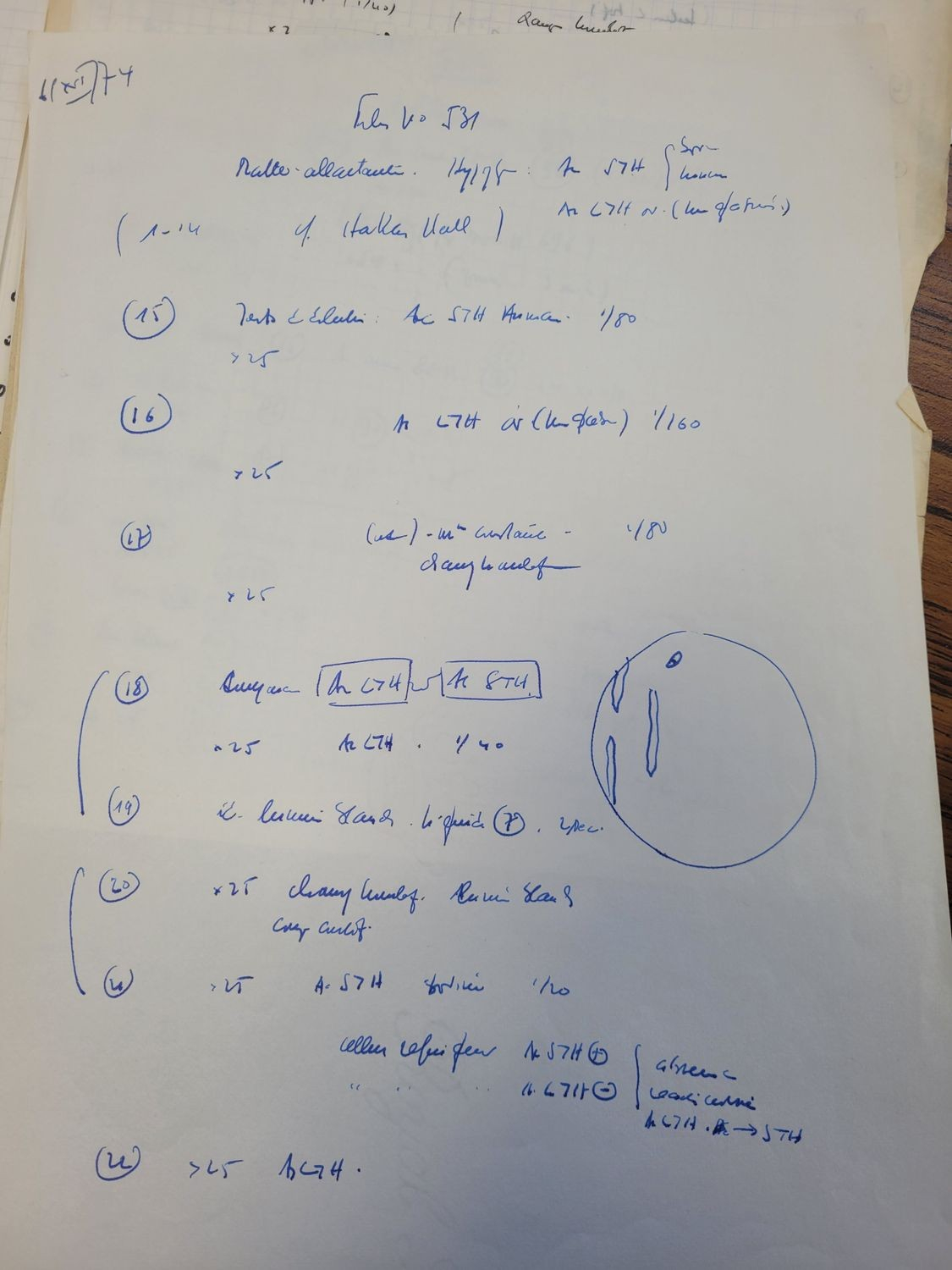 Fiche descriptive d’une expérience en immunohistochimie sur l’hypophyse d’une ratte allaitante, décrivant des diapositives (non numérisées) du fonds Maurice Dubois. Cette fiche a été versée et en partie retranscrite pour faciliter la réutilisation aux Archives Nationales. 